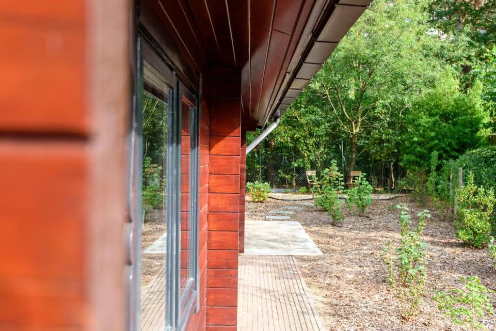 פוטן Spacious Wooden Cottage With Infra-Red Sauna At Veluwe מראה חיצוני תמונה