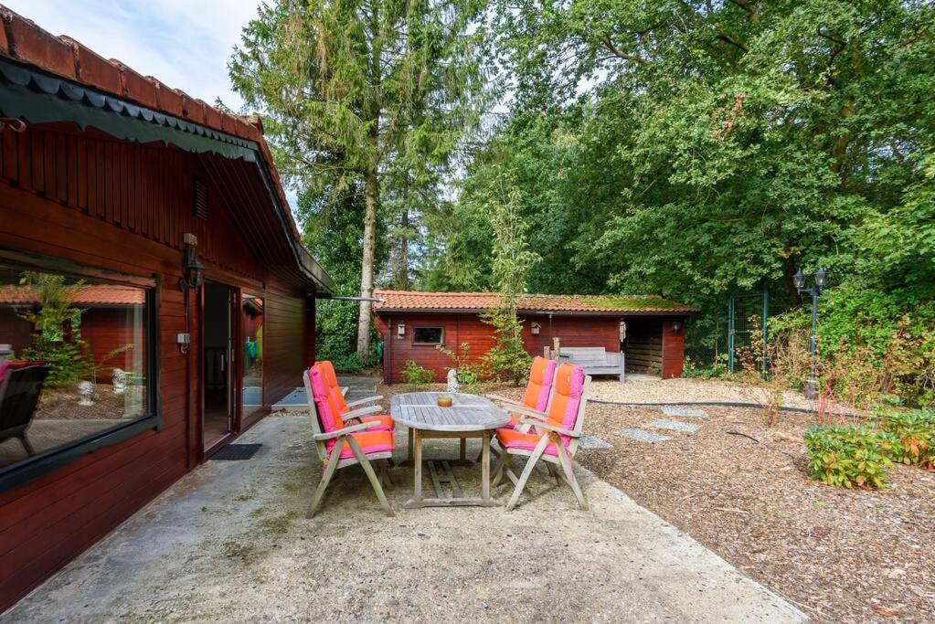 פוטן Spacious Wooden Cottage With Infra-Red Sauna At Veluwe מראה חיצוני תמונה
