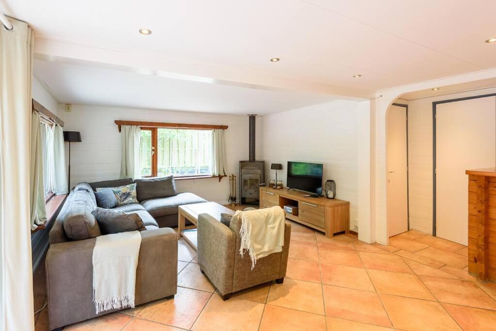 פוטן Spacious Wooden Cottage With Infra-Red Sauna At Veluwe מראה חיצוני תמונה