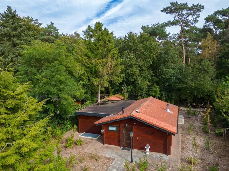 פוטן Spacious Wooden Cottage With Infra-Red Sauna At Veluwe מראה חיצוני תמונה