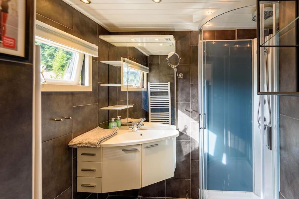 פוטן Spacious Wooden Cottage With Infra-Red Sauna At Veluwe מראה חיצוני תמונה